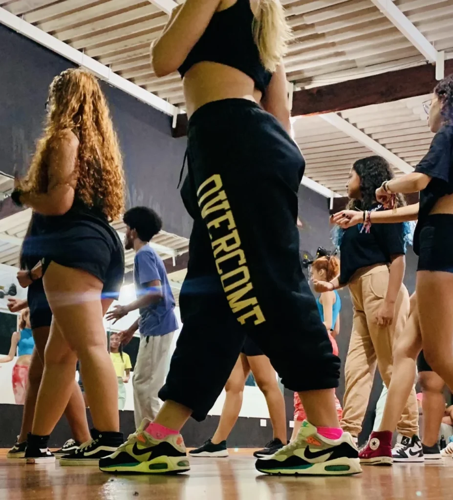 escola hip hop na zona leste